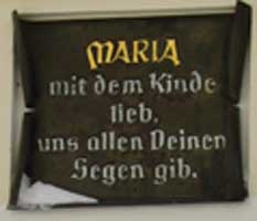 Maria mit dem Kinde lieb - Inschrift in Neukirchen beim Heiligen Blut